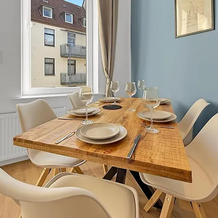Design 2 Bedrooms Living And Balcony Apartment Hannover