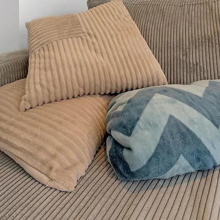 Design 2 Bedrooms Living And Balcony Apartment