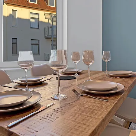 Design 2 Bedrooms Living And Balcony Apartment