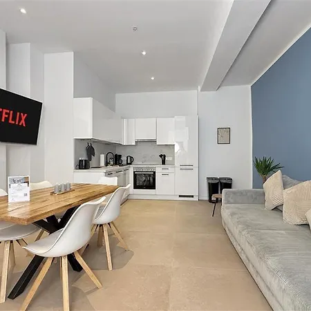Design 2 Bedrooms Living And Balcony Apartment
