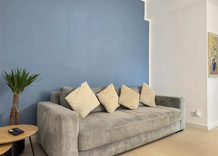 Design 2 Bedrooms Living And Balcony Appartement *