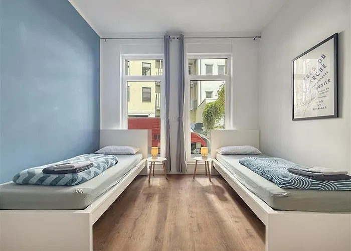 Appartement Design 2 Bedrooms Living And Balcony Hanovre